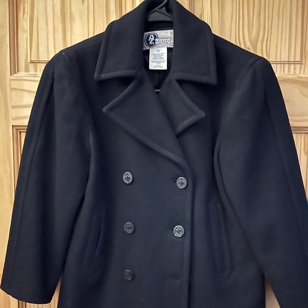 Beautiful Navyblue Arizona peacoat in great conditions